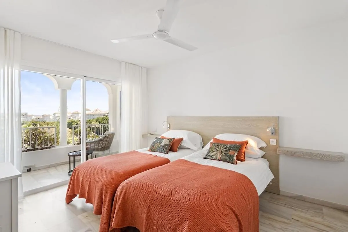 Апартаменты Fantastic Ph Near Hard Rock Walk To Beach Rdr479 Марбелья